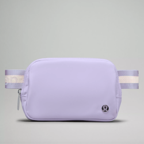 Lululemon Everywhere Wordmark Crossbody Belt Bag 1L - Lilac Purple/White