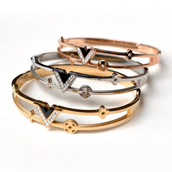 Louis Vuitton Fall in Love Bracelet Gold Metal