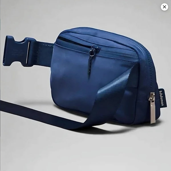 Lululemon Everywhere Crossbody Belt Bag 1L - Navy Blue