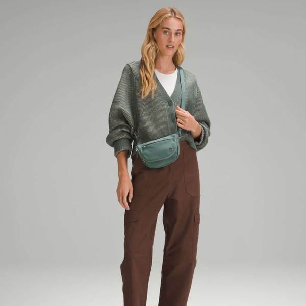 Lululemon All Night Festival Crossbody Micro Belt Bag 2L - Forest Green
