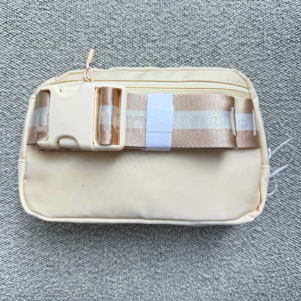 Lululemon Everywhere Wordmark Crossbody Belt Bag 1L - Buttercream