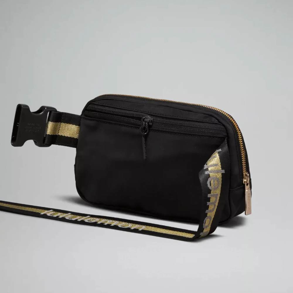 lululemon Everywhere Wordmark Crossbody Belt Bag 1L lululemon Everywhere Wordmark Crossbody Belt Bag 1L
