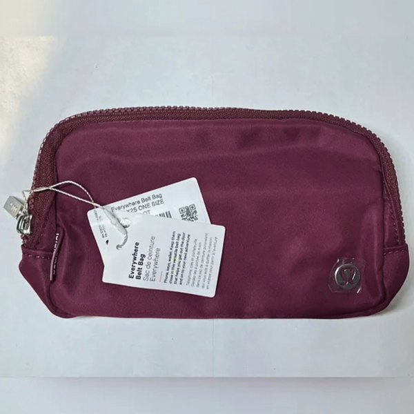 Lululemon Everywhere Crossbody Belt Bag 1L - Burgundy