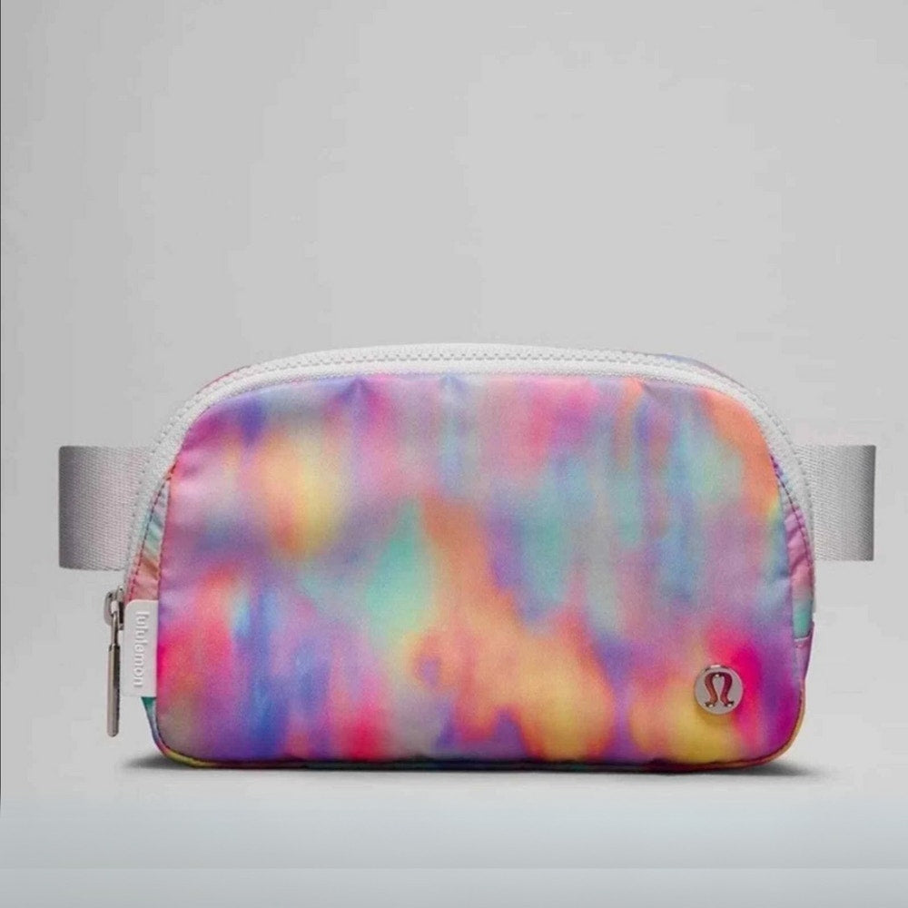lululemon bag nwt NWT Lululemon Everywhere Crossbody Belt Bag 1L
