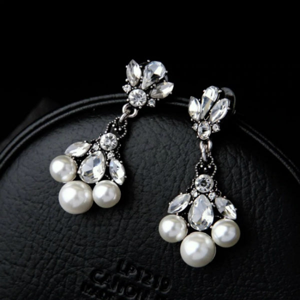 Celia Pearl Earrings