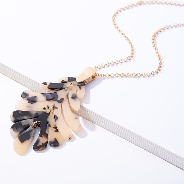 Leaf Necklace and Earrings Set - Light Tortoise